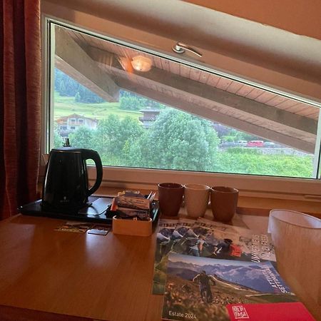 Picchio Rosso - Stanza Privata Con Bagno In Val Di Fassa Hotel Pera Exterior foto