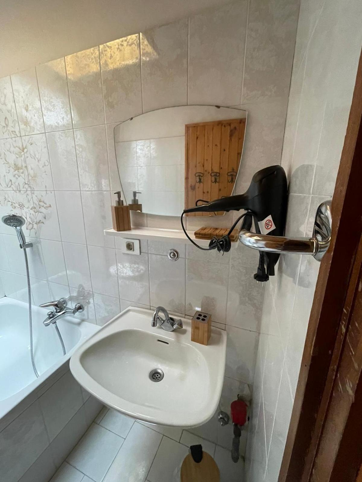 Picchio Rosso - Stanza Privata Con Bagno In Val Di Fassa Hotel Pera Exterior foto