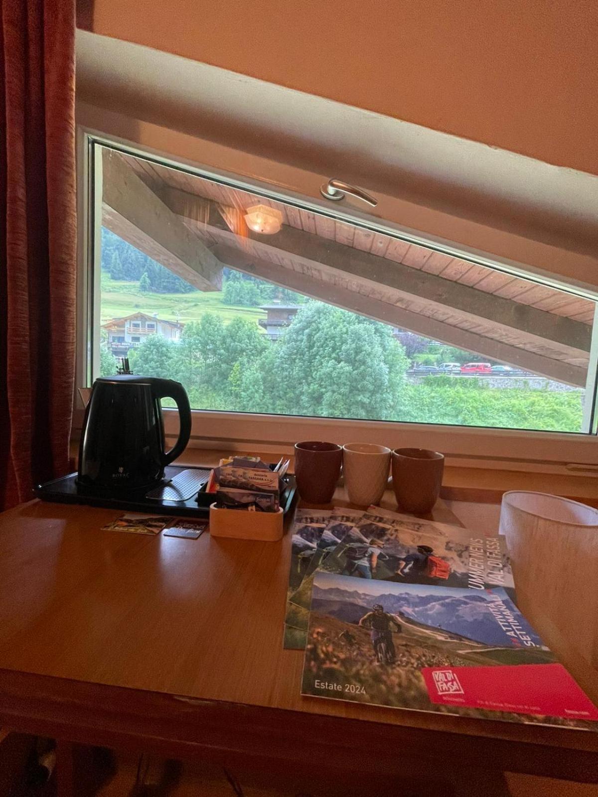 Picchio Rosso - Stanza Privata Con Bagno In Val Di Fassa Hotel Pera Exterior foto